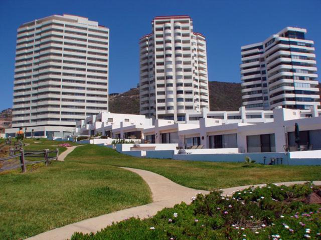 Beachfront Condo W Pools Steps To Beach & Mins To Dt Rosarito Exterior photo